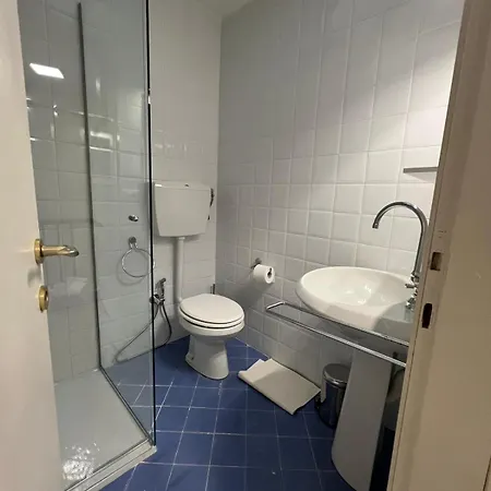 - Terraced House With Direct Access To The Daire *